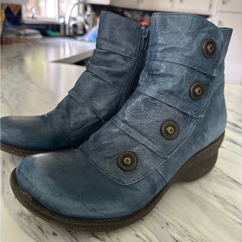 Miz Mooz Blue Leather Military Style Boot sz 41